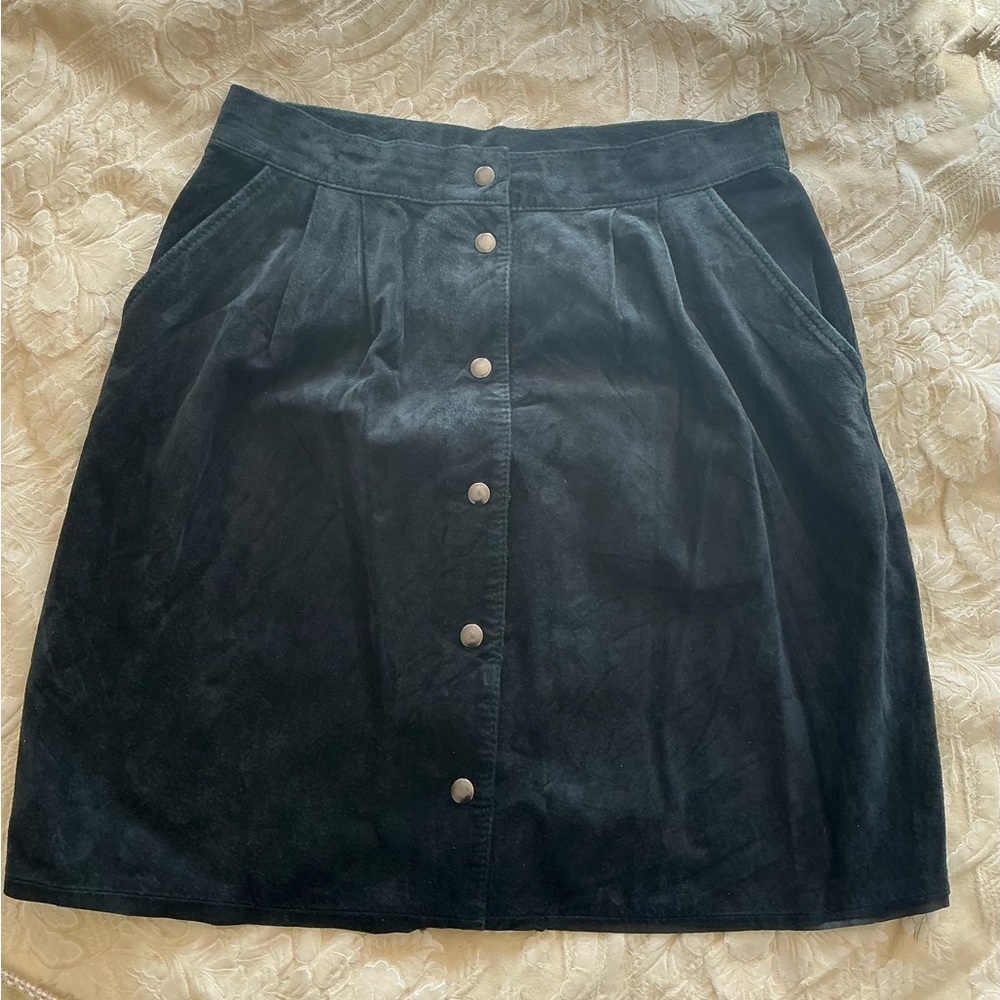 Black Suede Button-Front Skirt. Size Medium.